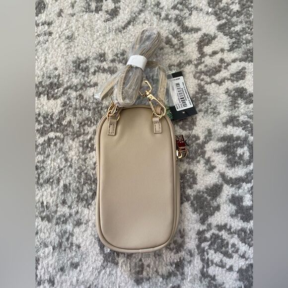 Badgley Mischka Diamond Quilted Oval Crossbody Phone Case in beige NWT - Picture 5 of 9